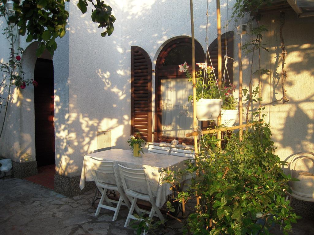 Apartments Ljuba I Mare 马林斯卡 客房 照片